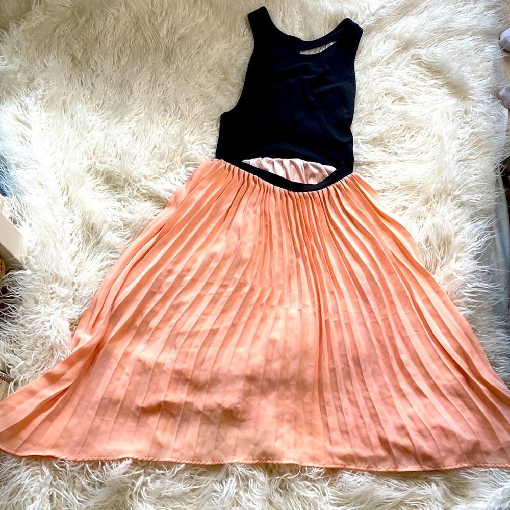 Pink and black dress zipper on the side